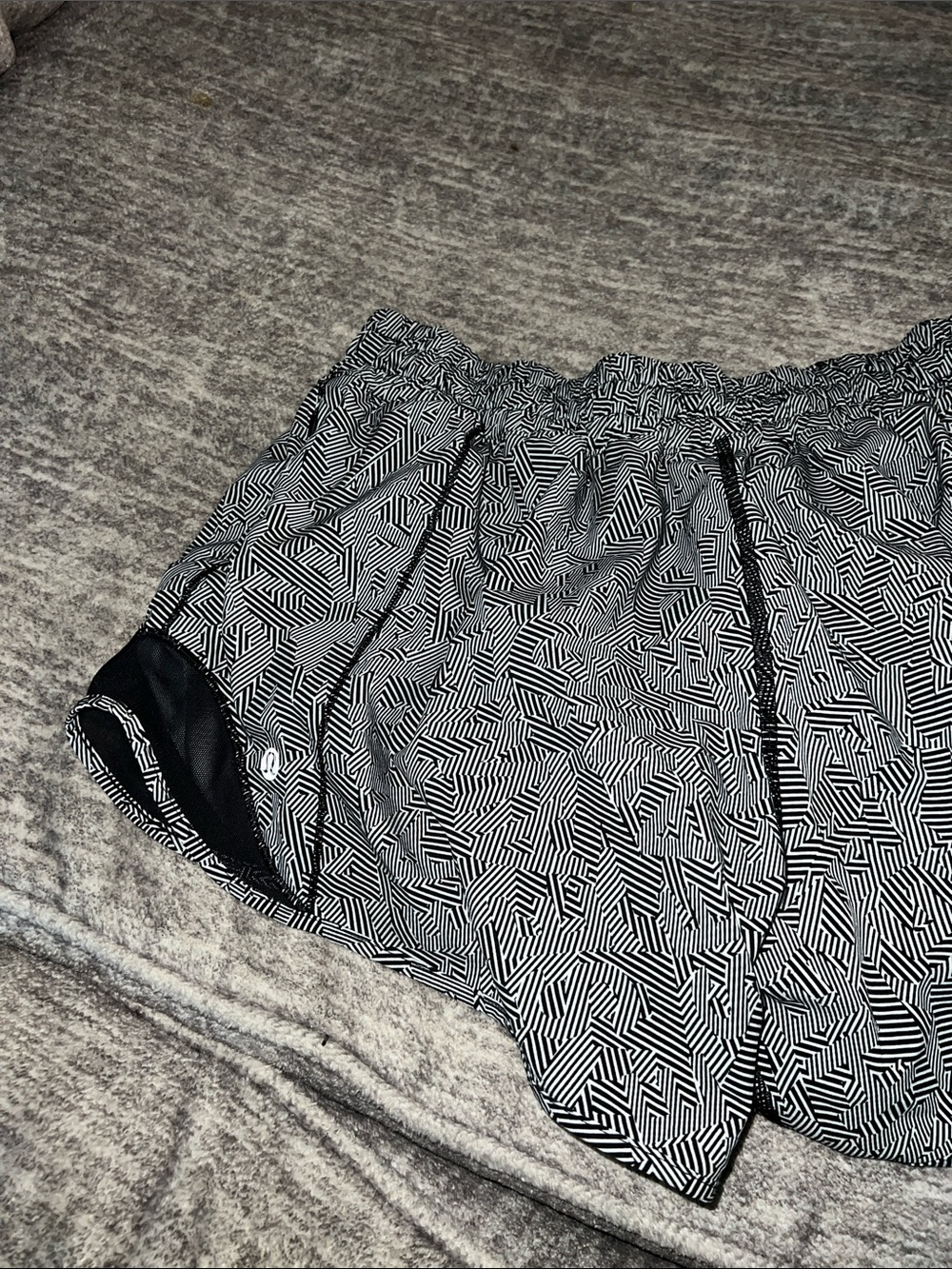 Lululemon Hotty Hot Shorts 4” Seawheeze 2020 - Picture 3 of 6